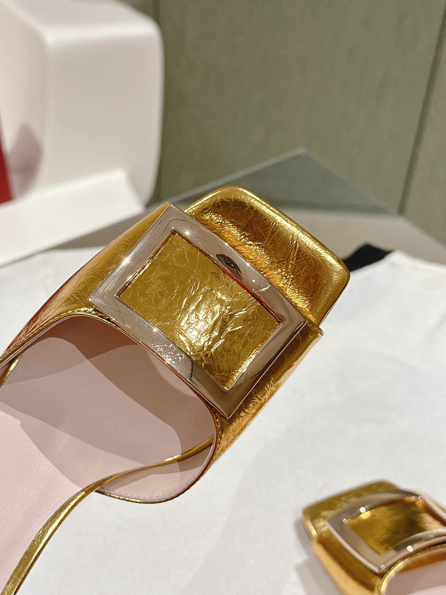 TRUMPET METALLIC MULES IN GOLD PATENT CALFSKIN