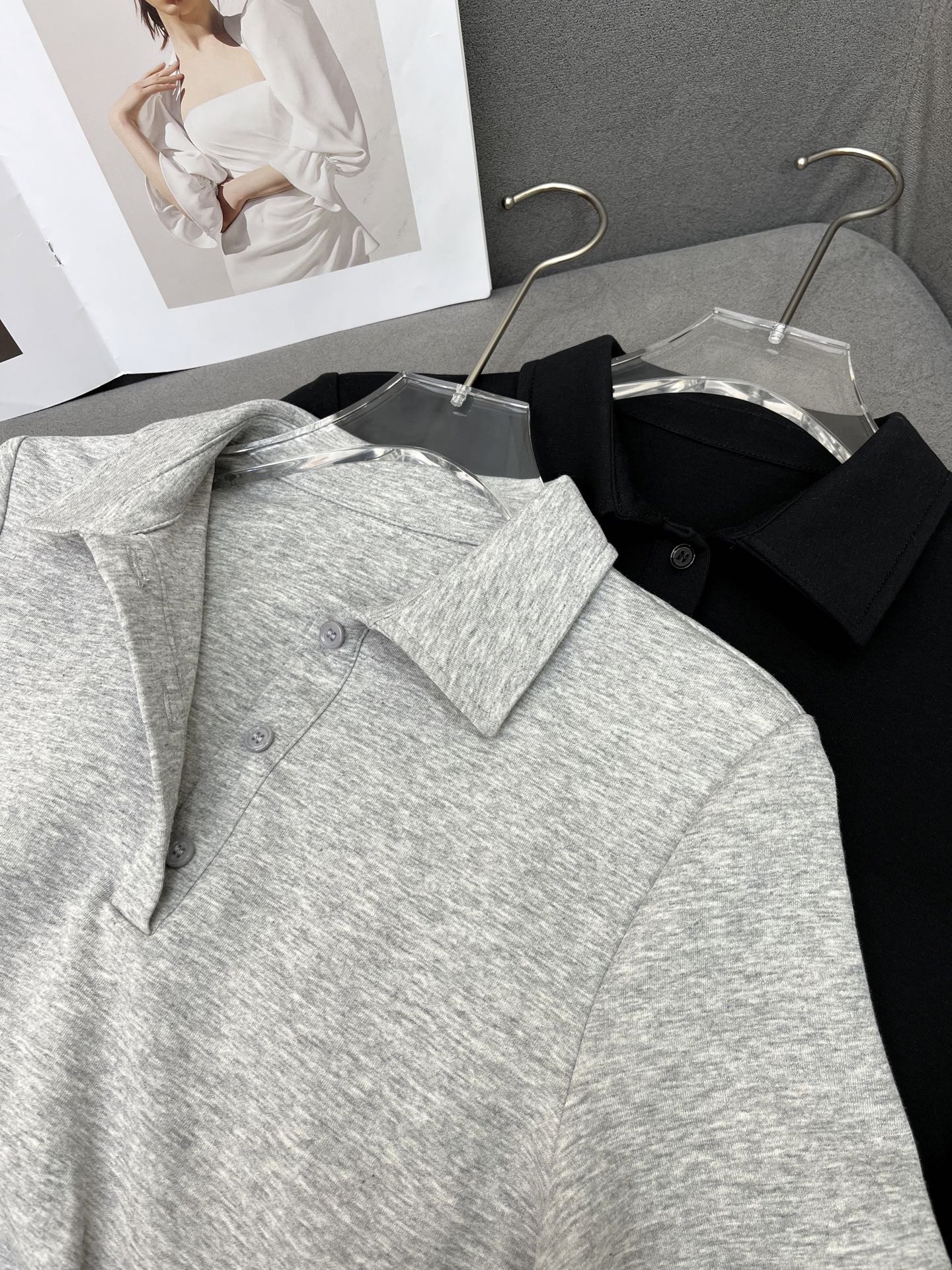 FITTED POLO SHIRT WITH PLEATED WAIST